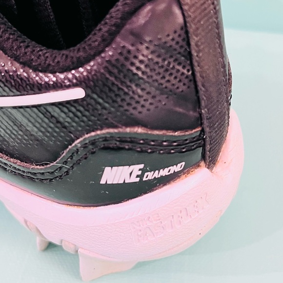 Nike Black and White Baseball Cleats youth size 10c - Picture 4 of 9